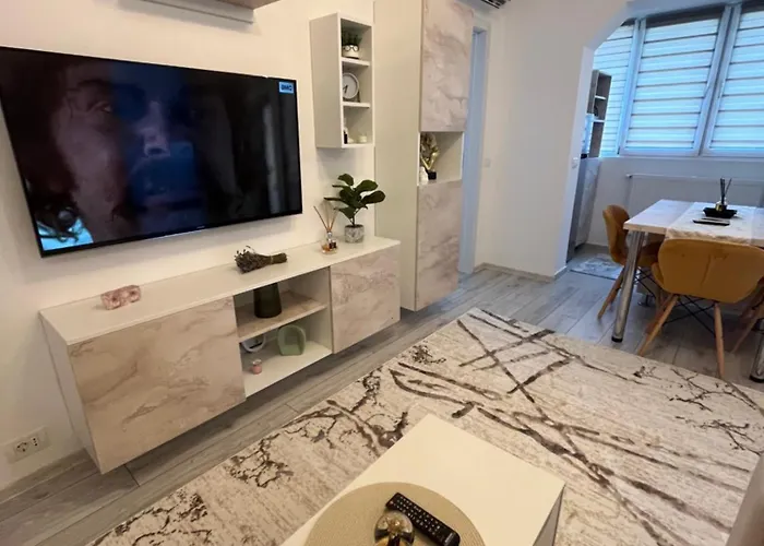 Kali Near Center * ティミショアラ